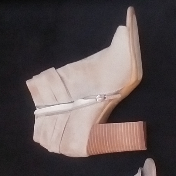 Nine West 8.5 heels - Picture 3 of 3